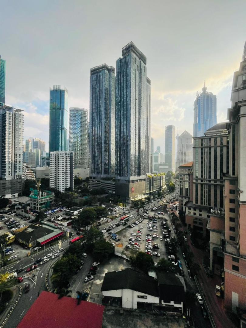 Scarletz Suites Twin Tower Klcc Kuala Lumpur By Okidoki 외부 사진