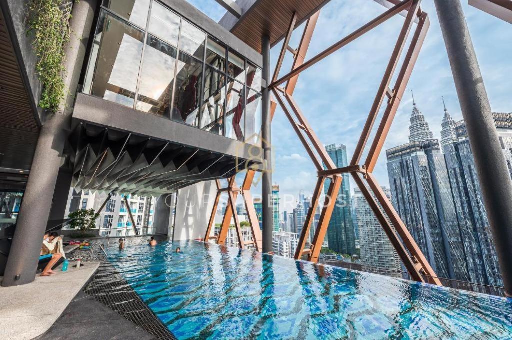 Scarletz Suites Twin Tower Klcc Kuala Lumpur By Okidoki 외부 사진