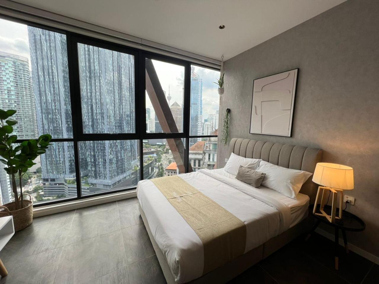 Scarletz Suites Twin Tower Klcc Kuala Lumpur By Okidoki 외부 사진