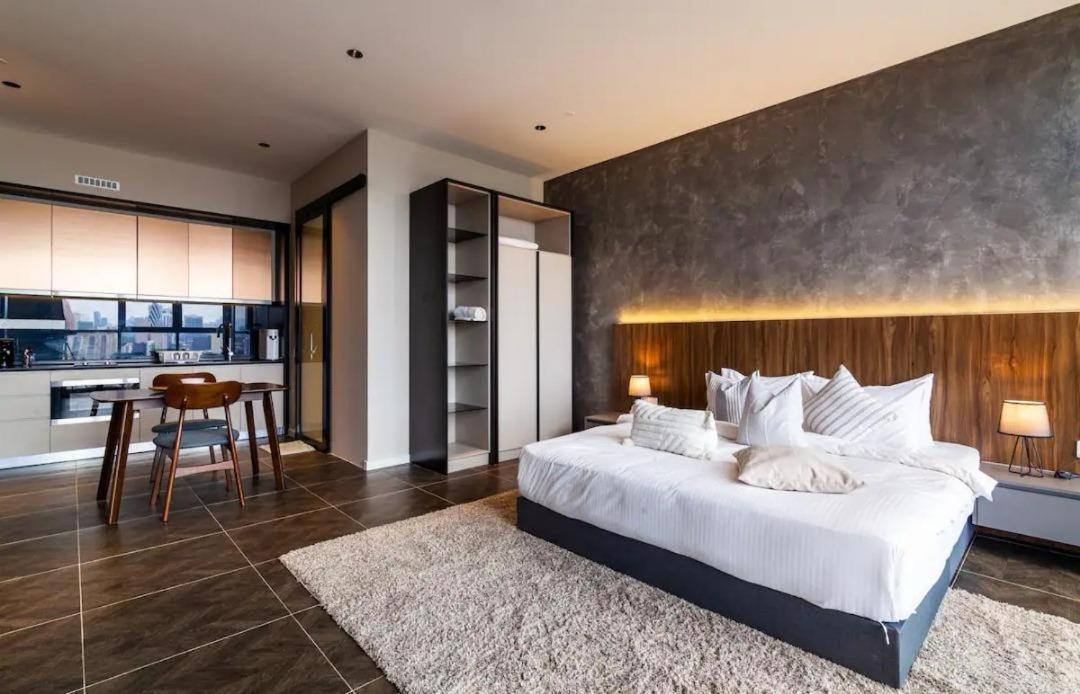 Scarletz Suites Twin Tower Klcc Kuala Lumpur By Okidoki 외부 사진