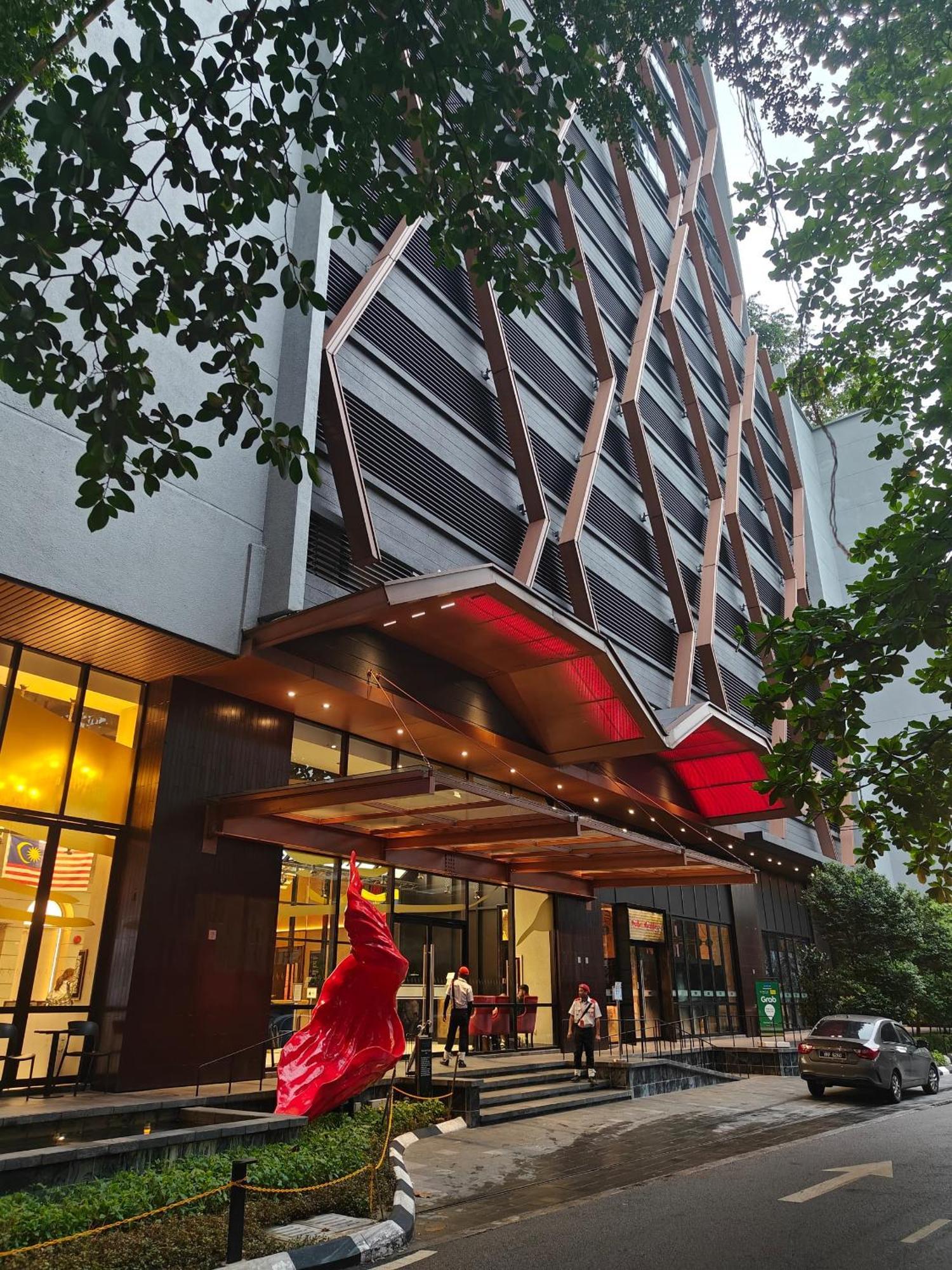 Scarletz Suites Twin Tower Klcc Kuala Lumpur By Okidoki 외부 사진