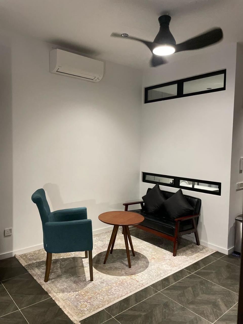 Scarletz Suites Twin Tower Klcc Kuala Lumpur By Okidoki 외부 사진